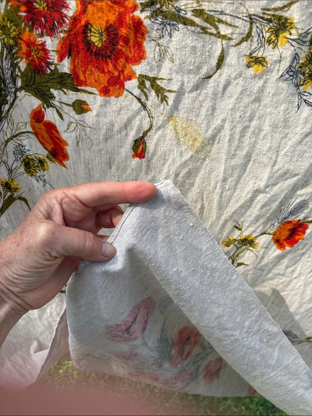 Vintage Linen Tablecloth floral Red Orange Poppy Border natural background